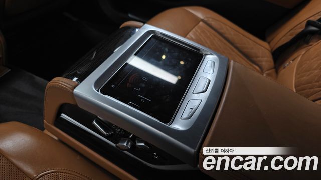 BMW 7-Series 2020 — photo 34