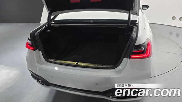BMW 7-Series 2020 — photo 39