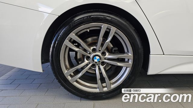 BMW 3-Series 2018 — photo 5
