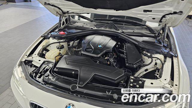 BMW 3-Series 2018 — photo 6