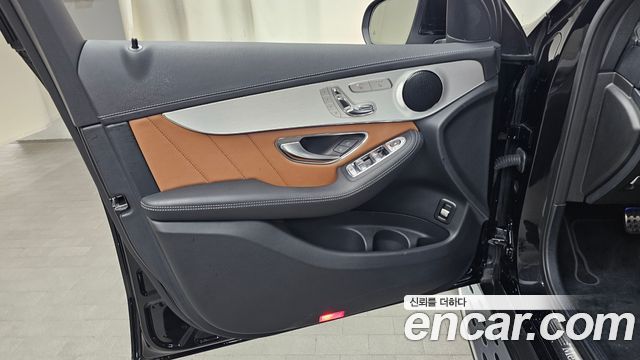 Mercedes-Benz GLC-Class 2021 — photo 14