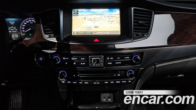Hyundai Equus 2014 — photo 12