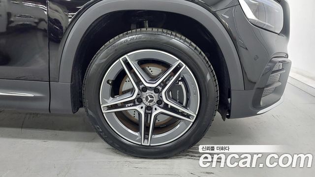 Mercedes-Benz GLB-Class 2026 — photo 5