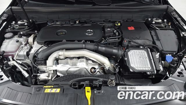 Mercedes-Benz GLB-Class 2026 — photo 6