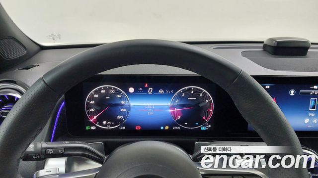 Mercedes-Benz GLB-Class 2026 — photo 8