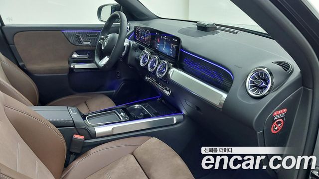 Mercedes-Benz GLB-Class 2026 — photo 9