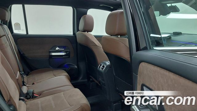Mercedes-Benz GLB-Class 2026 — photo 10