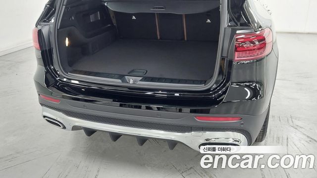 Mercedes-Benz GLB-Class 2026 — photo 11
