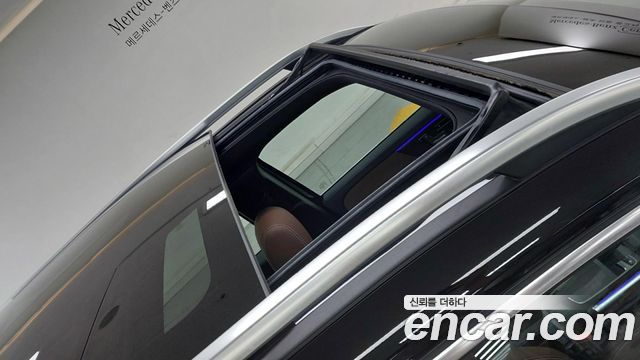 Mercedes-Benz GLB-Class 2026 — photo 12