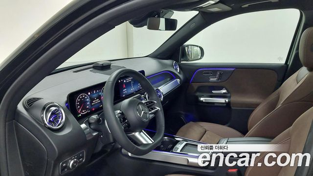 Mercedes-Benz GLB-Class 2026 — photo 13