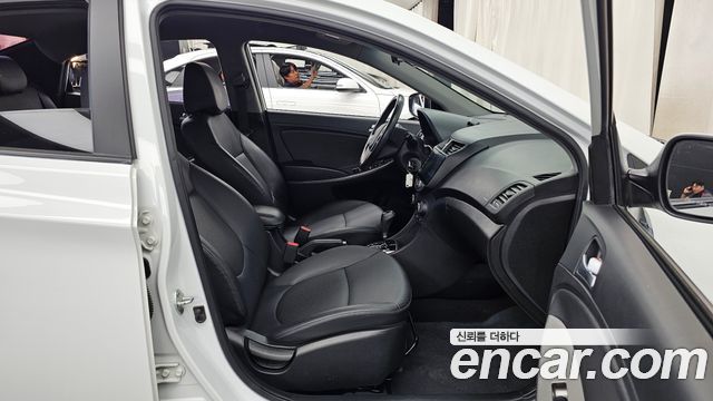 Hyundai Accent 2016 — photo 17