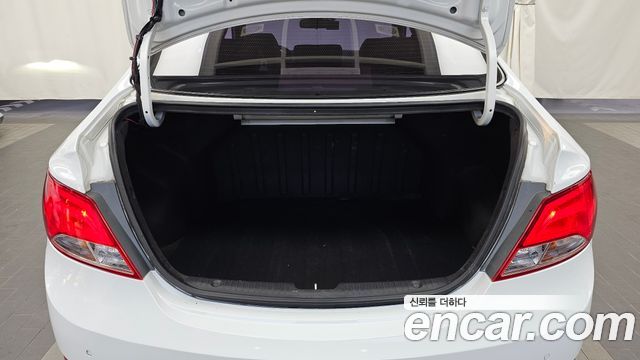 Hyundai Accent 2016 — photo 26