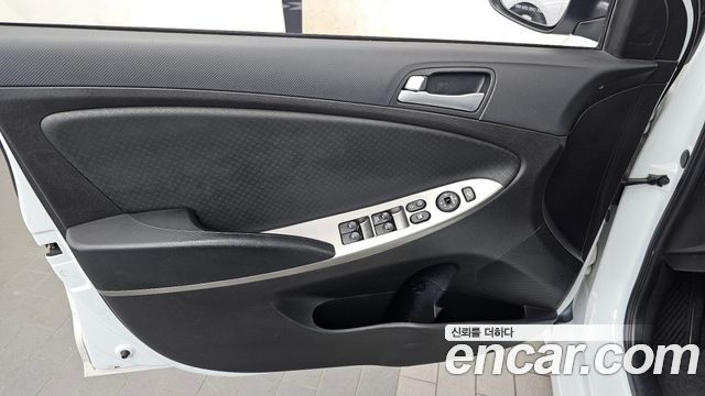 Hyundai Accent 2016 — photo 14