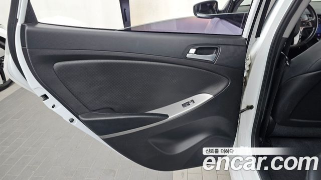 Hyundai Accent 2016 — photo 15