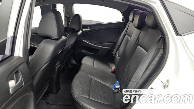 Hyundai Accent 2016 — photo 16