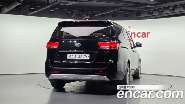 Kia Canival 2018 — photo 4