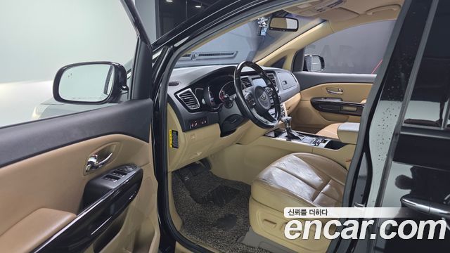 Kia Canival 2018 — photo 10