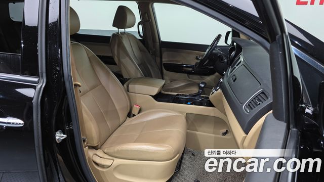 Kia Canival 2018 — photo 11