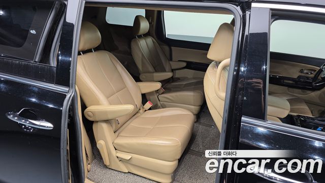 Kia Canival 2018 — photo 12