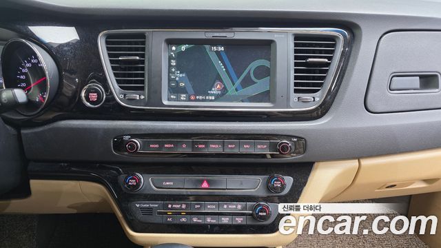 Kia Canival 2018 — photo 14