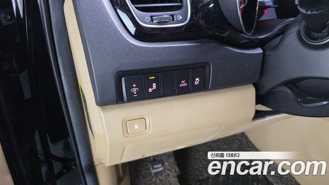 Kia Canival 2018 — photo 17