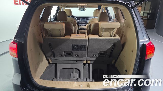 Kia Canival 2018 — photo 20