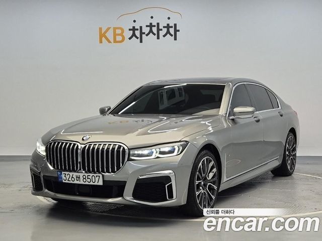 BMW 7-Series 2022 — photo 1