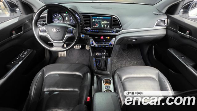 Hyundai AVANTE 2016 — photo 10