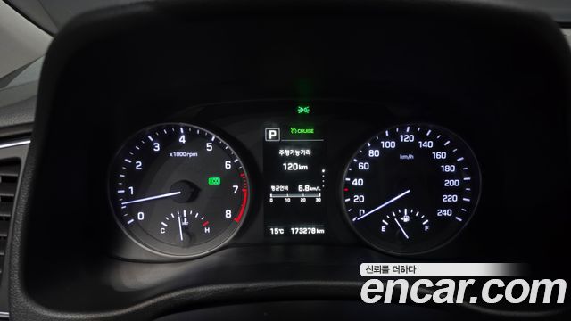 Hyundai AVANTE 2016 — photo 11