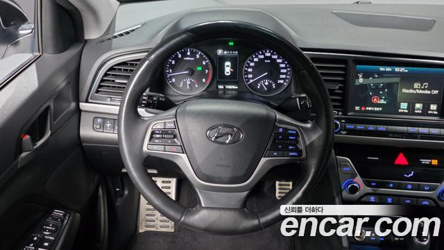 Hyundai AVANTE 2016 — photo 19