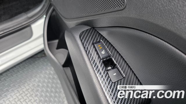 Hyundai AVANTE 2016 — photo 25