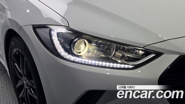 Hyundai AVANTE 2016 — photo 8