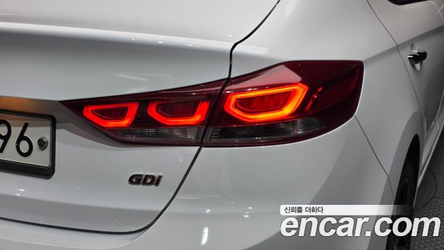 Hyundai AVANTE 2016 — photo 9