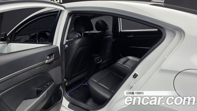 Hyundai AVANTE 2016 — photo 16