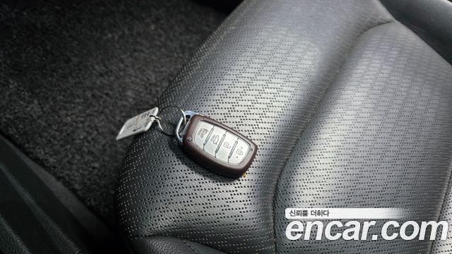 Hyundai AVANTE 2016 — photo 30
