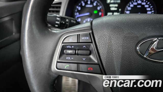 Hyundai AVANTE 2016 — photo 31