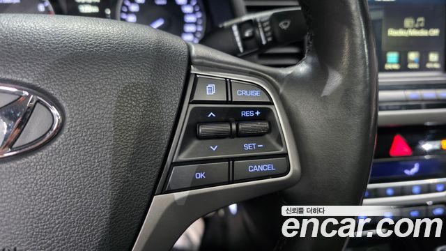 Hyundai AVANTE 2016 — photo 32