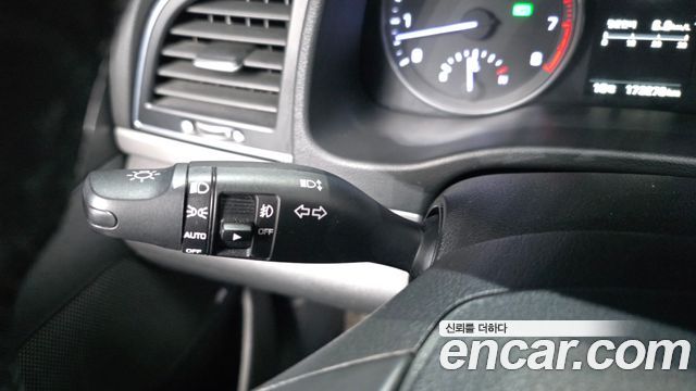 Hyundai AVANTE 2016 — photo 33