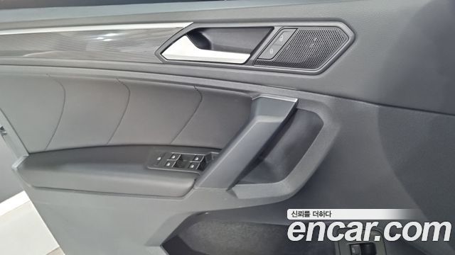 Volkswagen Tiguan 2020 — photo 15