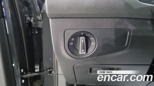 Volkswagen Tiguan 2020 — photo 16