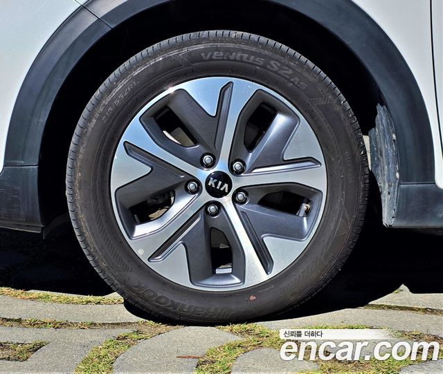 Kia Niro 2019 — photo 11