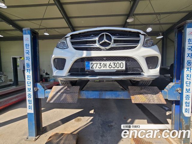 Mercedes-Benz GLE-Class 2018 — photo 1