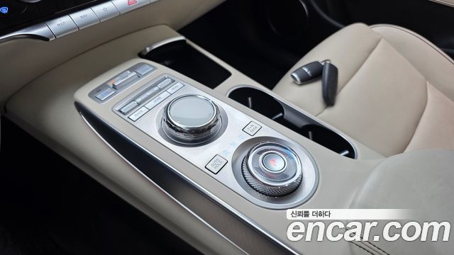 Genesis GV70 2023 — photo 12