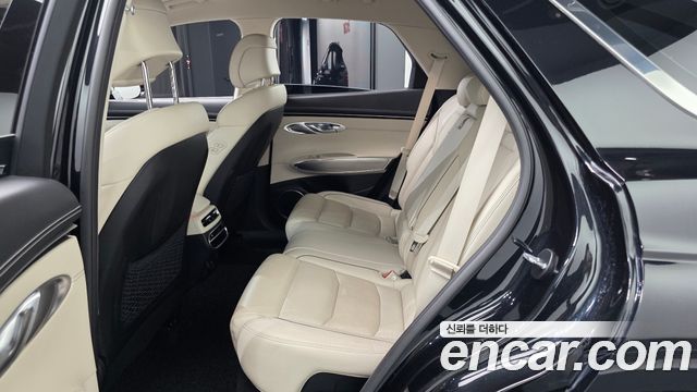 Genesis GV70 2023 — photo 18
