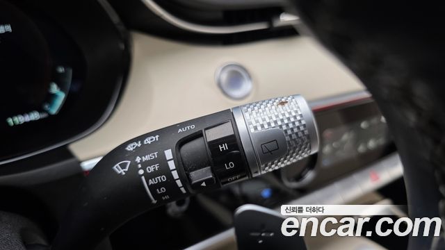 Genesis GV70 2023 — photo 26