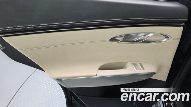 Genesis GV70 2023 — photo 15