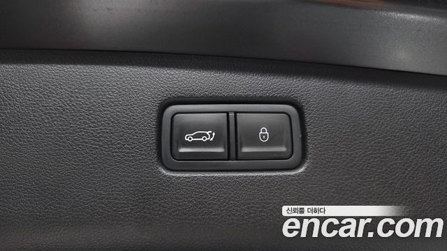 Genesis GV70 2023 — photo 35
