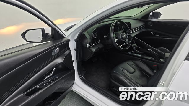 Hyundai AVANTE 2022 — photo 13