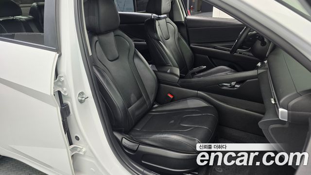 Hyundai AVANTE 2022 — photo 18