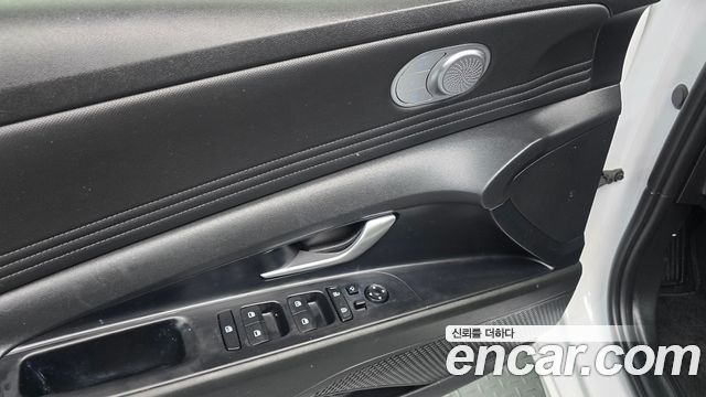 Hyundai AVANTE 2022 — photo 24